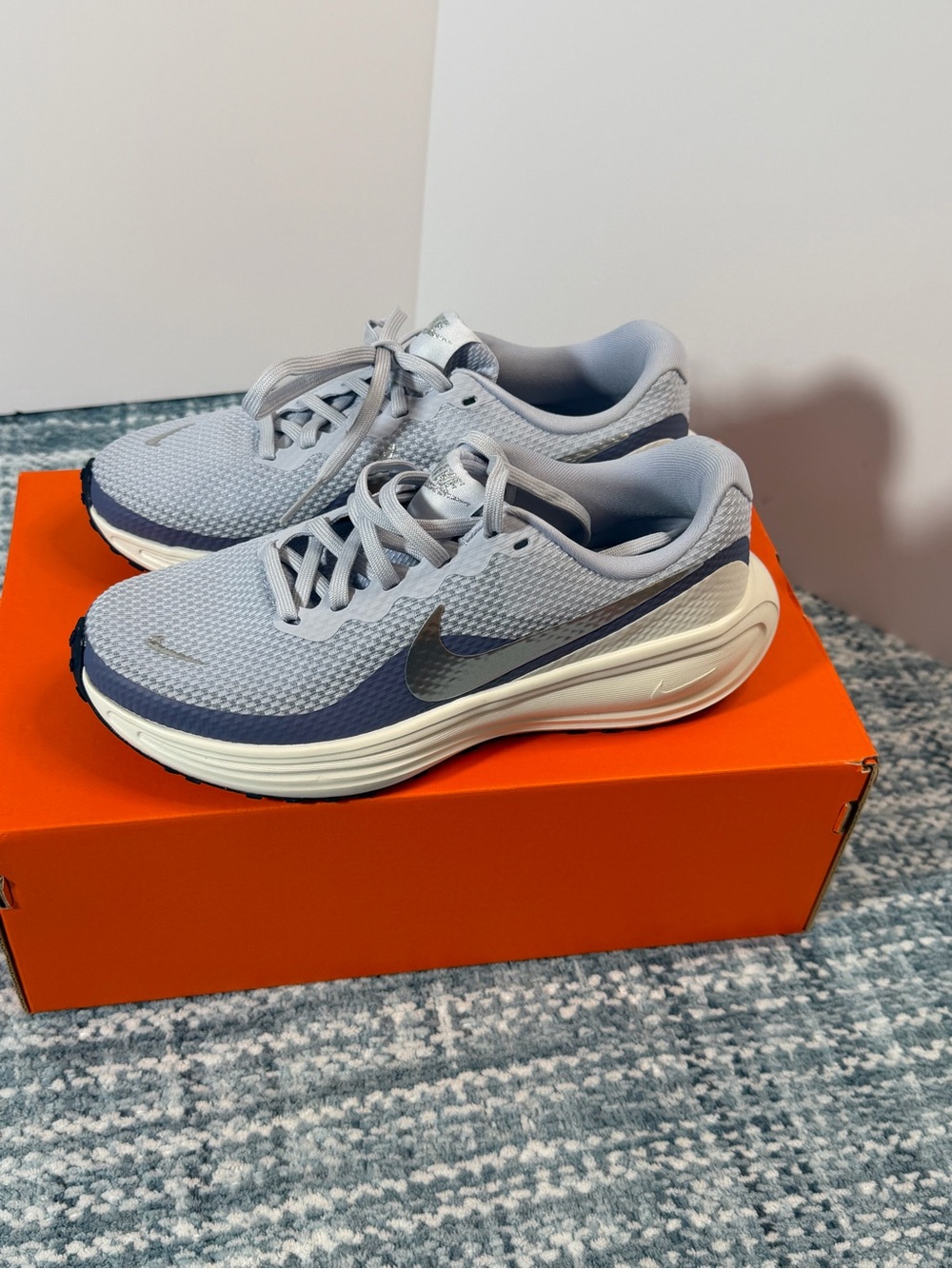 Nike Women’s 6.5 - Light Blue Running Sneakers with Silver Swoosh